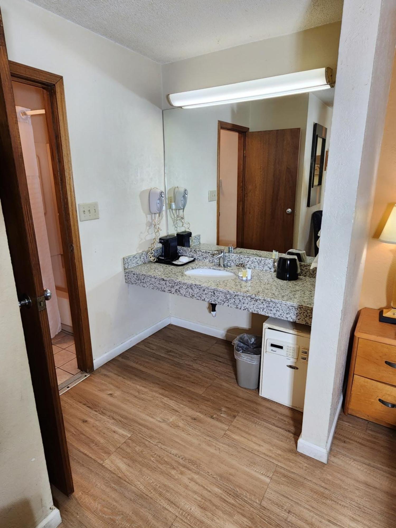 Westspring Inn - Westlake Cleveland מראה חיצוני תמונה